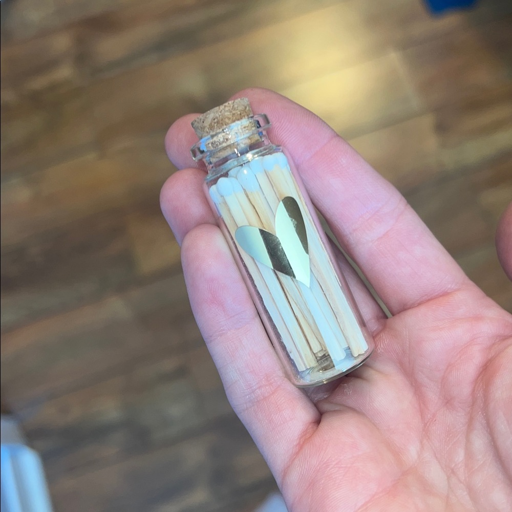 Match container! - Picture 2 of 3